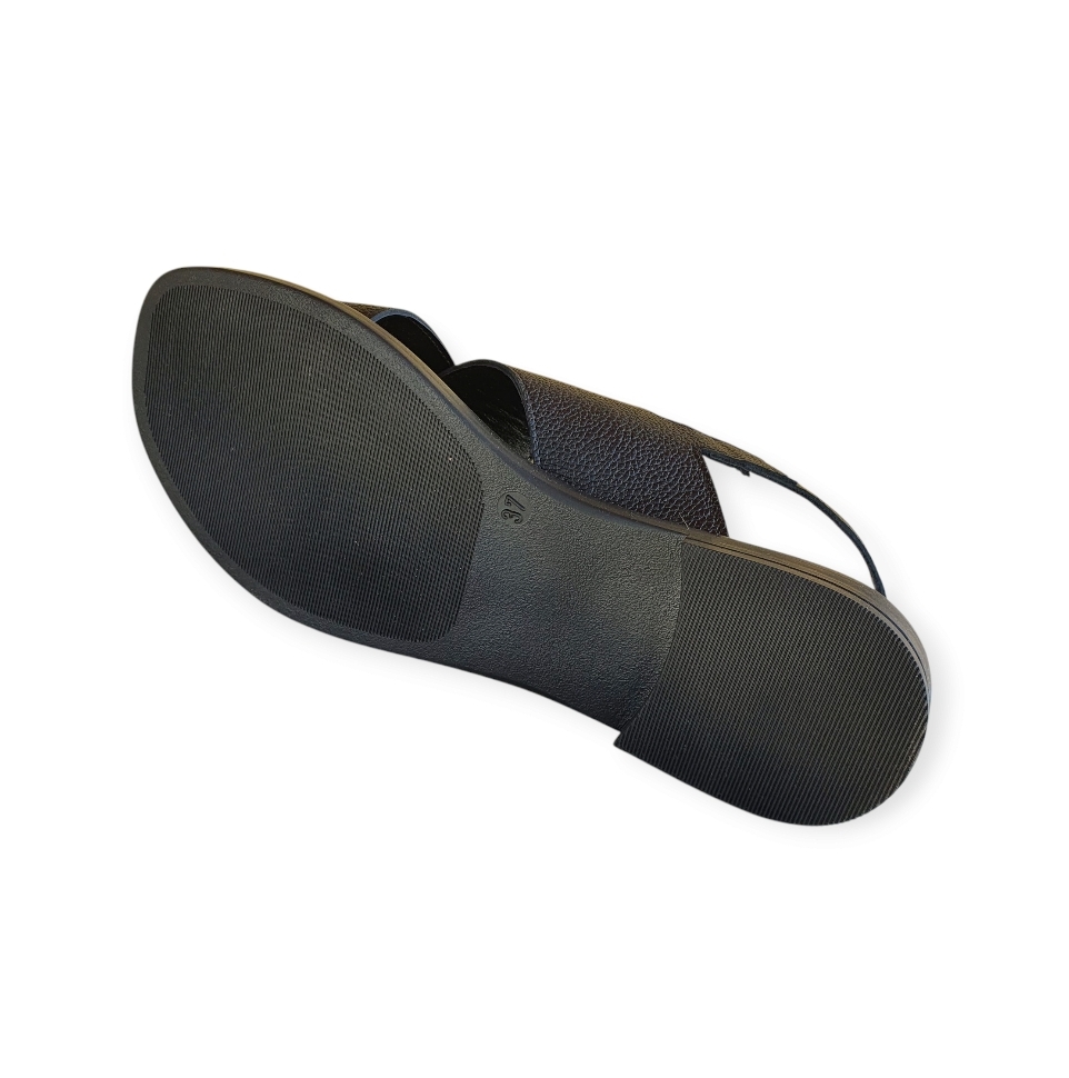 Nives-Alessia Nero martelatto